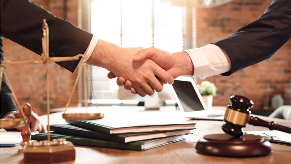 3 Merits of Hiring a Professional Law Firm in Gold Coast