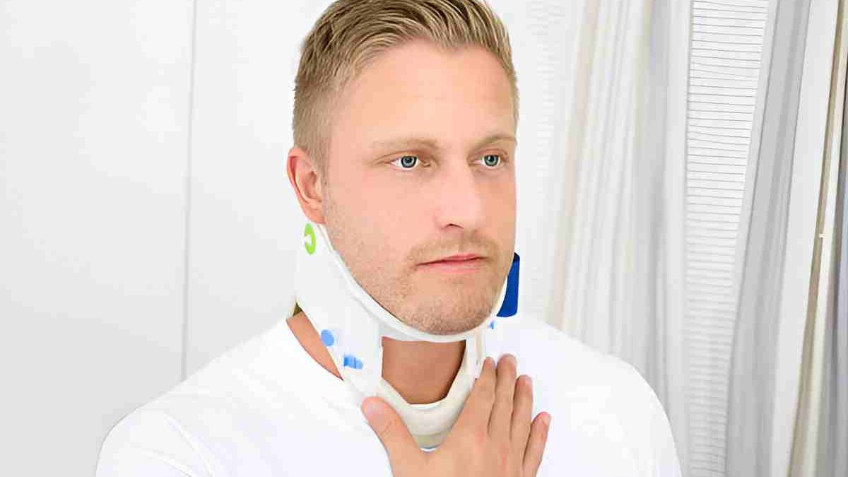 How a Cervical Traction Device Can Relieve Neck Pain and Tension